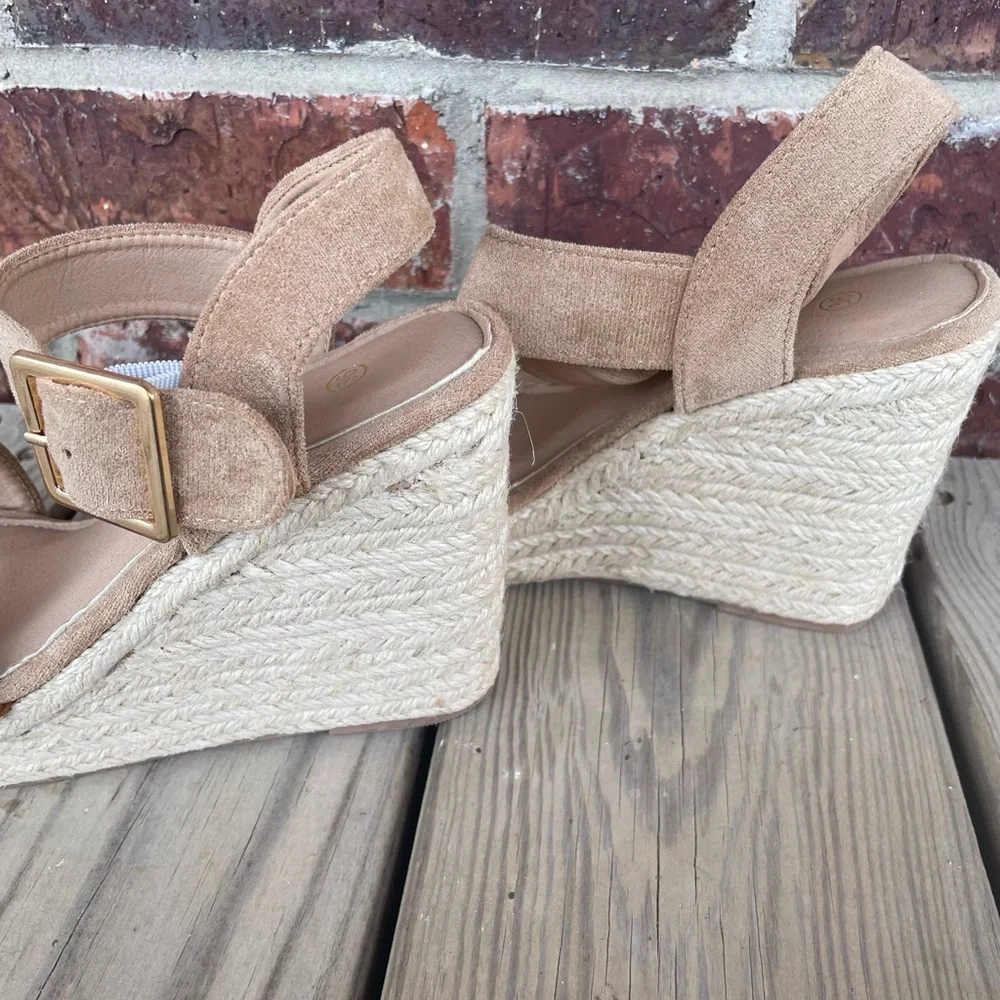 Women’s Camel Color Ankle Strap Platform Wedge Sandals Size EU 36 US 5.5